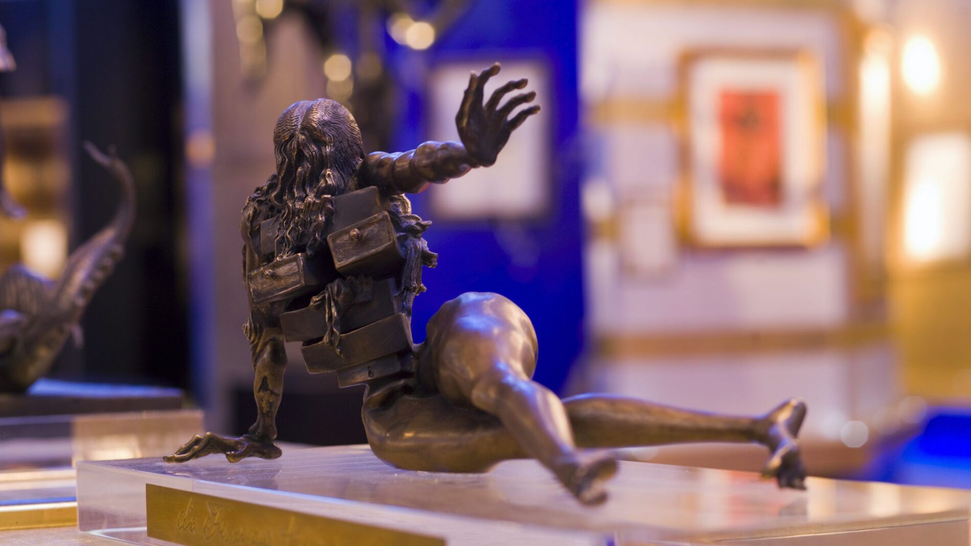 'La mujer de los cajones', escultura de Dal&iacute; robada en Brujas