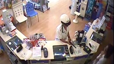 Buscan al autor del asalto a una farmacia en Sevilla