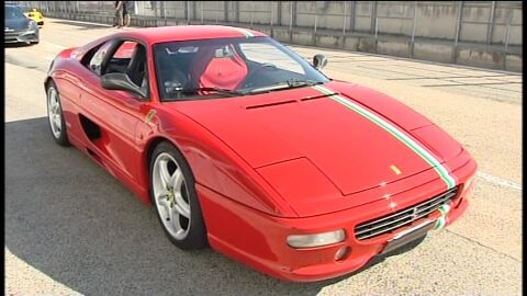 La sensaci&oacute;n de conducir un Ferrari