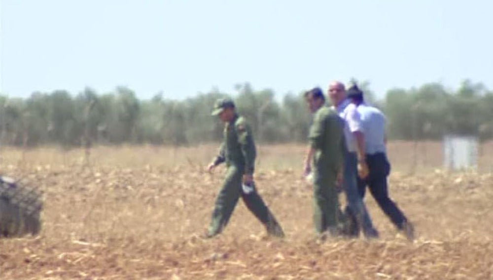 Militares y agentes en el lugar del accidente