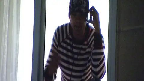 UUn hombre se atrinchera en su casa con una mujer durante seis horas UUn hombre se atrinchera en su casa con una mujer durante seis horas