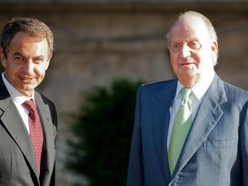Zapatero y el Rey se reúnen en Marivent Zapatero y el Rey se reúnen en Marivent