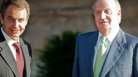 Zapatero y el Rey se reúnen en Marivent Zapatero y el Rey se reúnen en Marivent