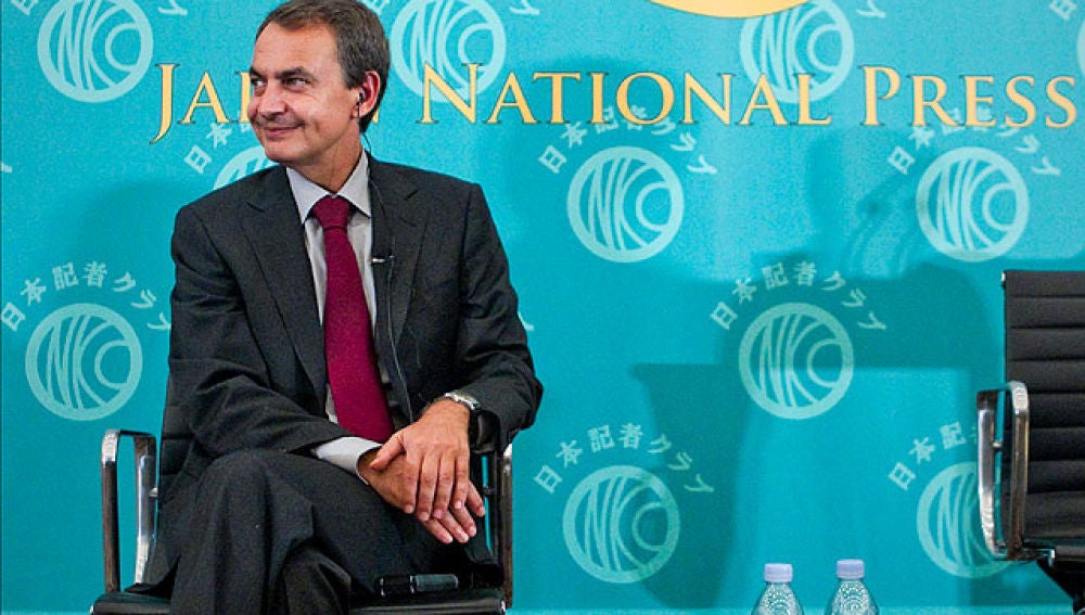 Zapatero, ante la prensa en Japón