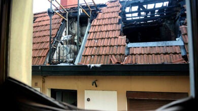 Un incendio deja en ruinas un céntrico edificio de Bilbao