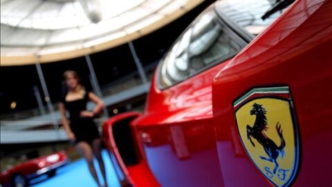 Concentraci&oacute;n de Ferraris en Torremolinos