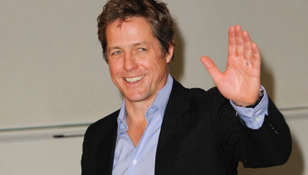 Hugh Grant cumple cincuenta años