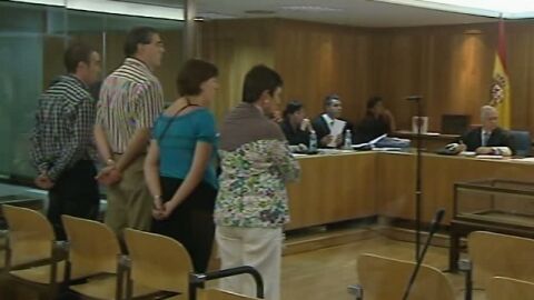 Juzgados por exhibir fotos de terroristas