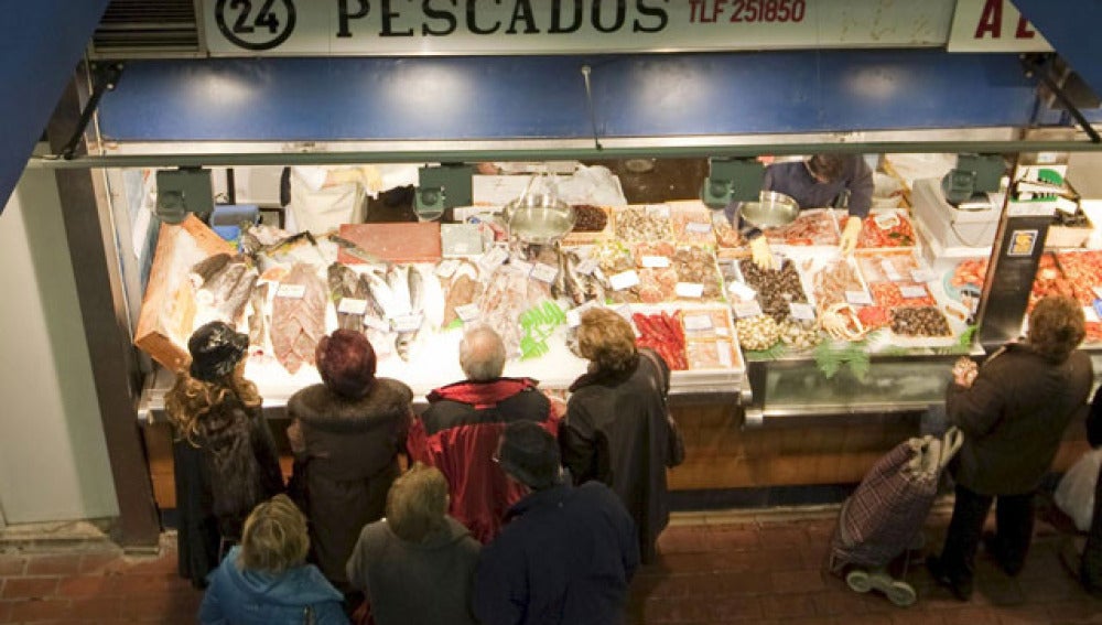 Colas ante una pescadería