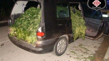 El coche lleno a rebosar de marihuana