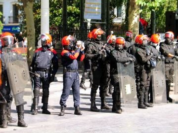 El detenido insultó a agentes de la Ertzaintza El detenido insultó a agentes de la Ertzaintza