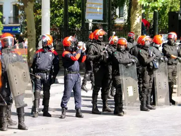 El detenido insultó a agentes de la Ertzaintza El detenido insultó a agentes de la Ertzaintza