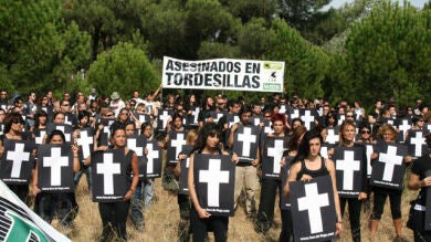 Los antitaurinos se manifiestan contra el 'Toro de la Vega'