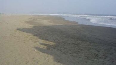 Unos niños encuentran una bomba en la playa de Sant Vicenç de Montalt