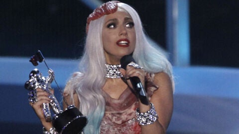 Lady Gaga, emocionada con su premio
