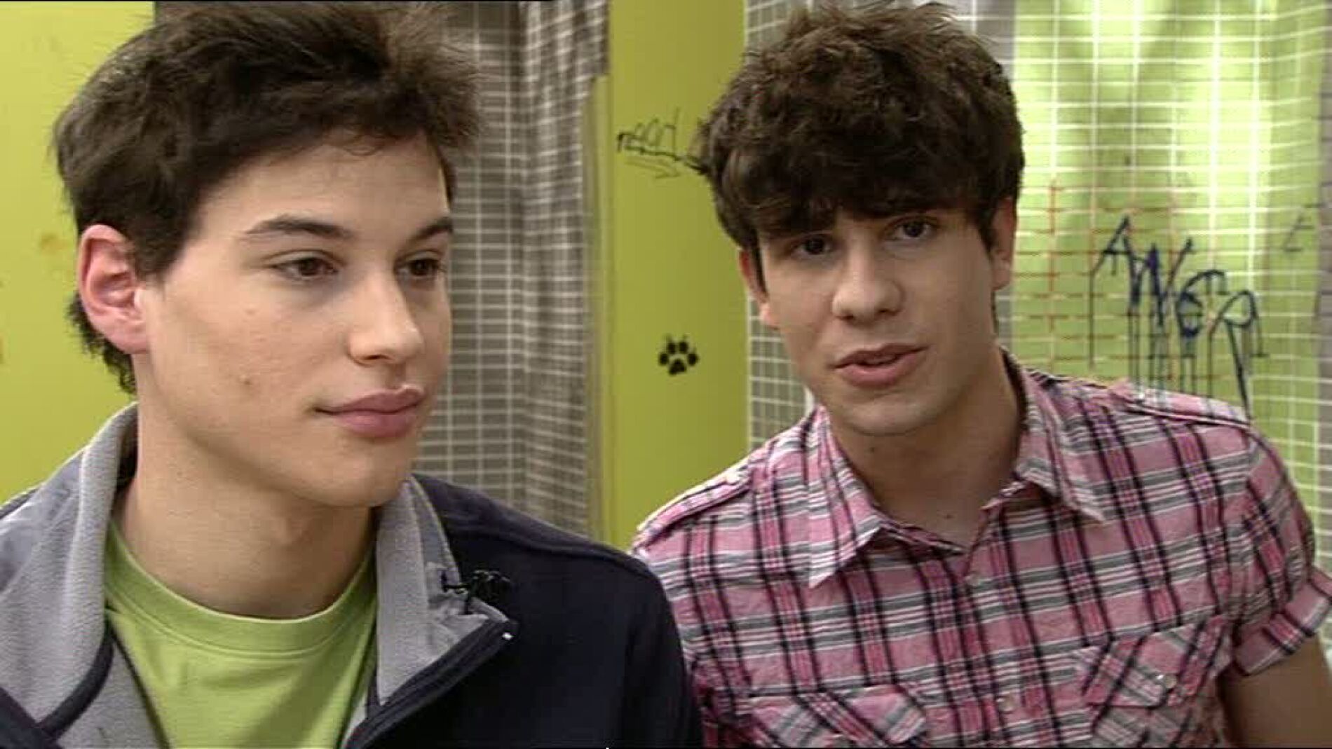 Fer habla con Salva en el ba&ntilde;o