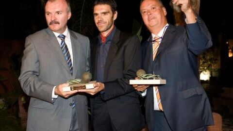 Jos&eacute; Tom&aacute;s entrega el 'Aguacate de Oro'