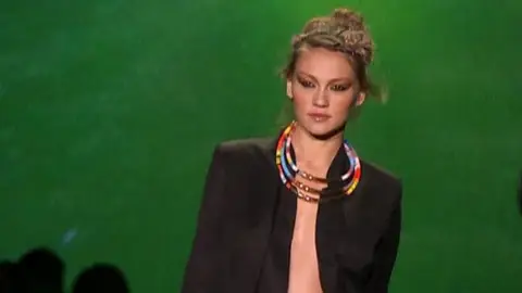 Desfile de Gwen Stefani en NY Desfile de Gwen Stefani en NY