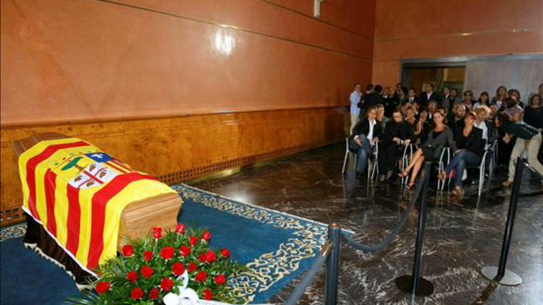 La capilla ardiente de Jos&eacute; Antonio Labordeta