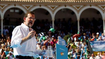 Rajoy durante el mítin en Antequera