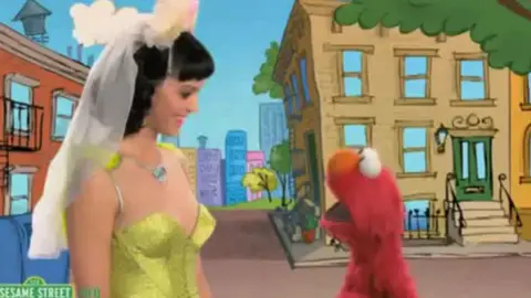 Kate Perry en Barrio Sésamo Kate Perry en Barrio Sésamo