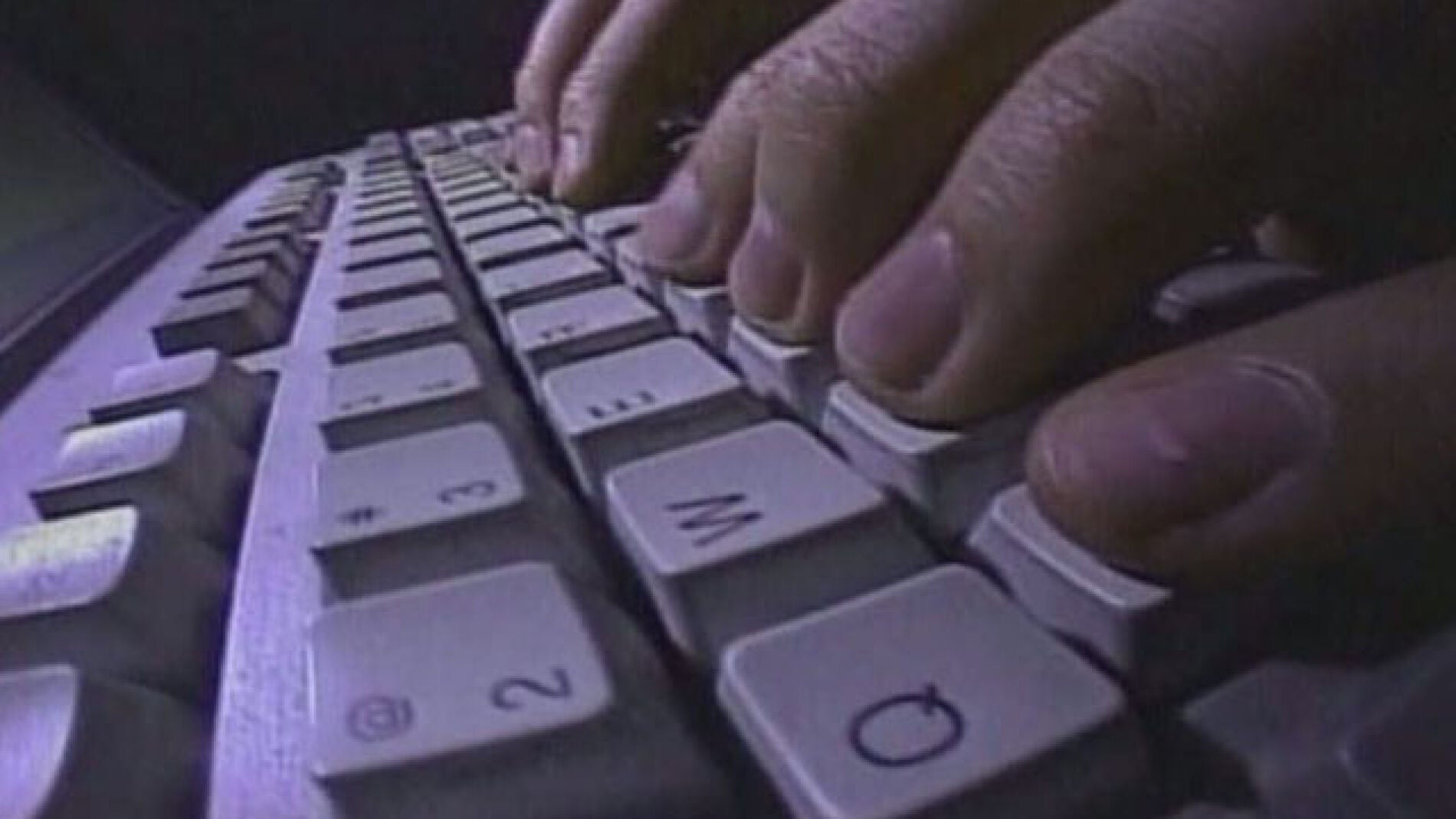 Virus inform&aacute;tico