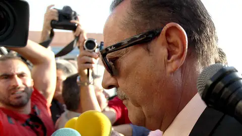 Julián Muñoz Julián Muñoz