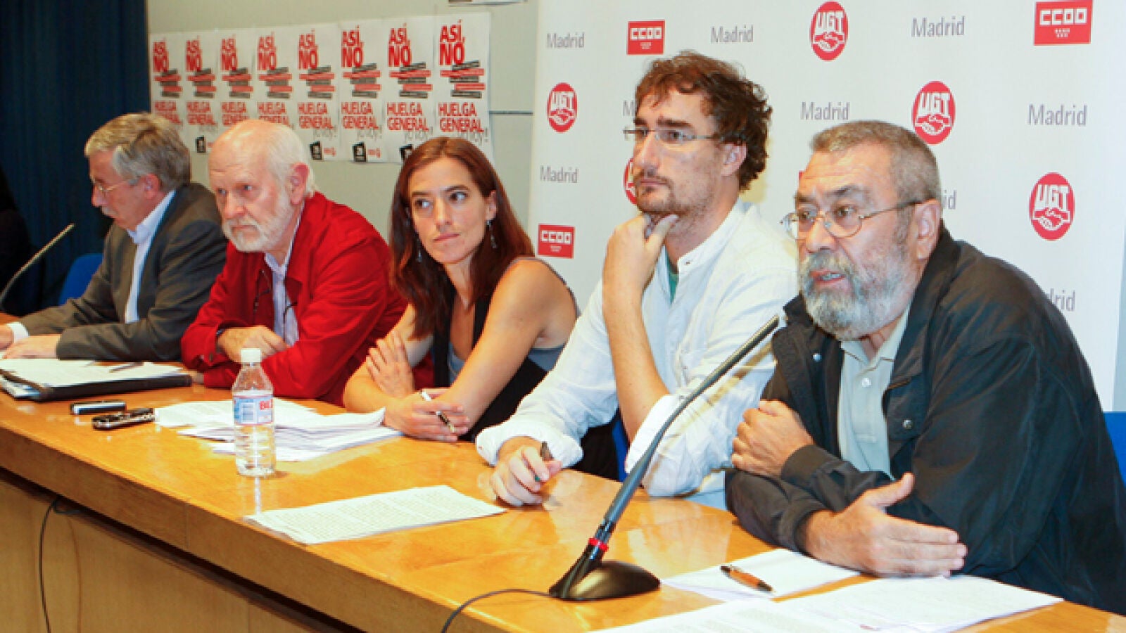 Los sindicatos dan plantón al Gobierno a un día de la huelga
