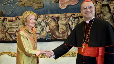 Tarsicio Bertone recibe a De la Vega en el Vaticano Tarsicio Bertone recibe a De la Vega en el Vaticano