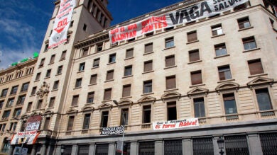 Barcelona aprueba una tasa de 663 euros para inspeccionar los pisos que lleven vacíos más de dos años