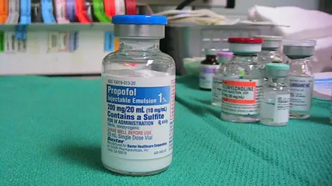 Una dosis de Propofol Una dosis de Propofol