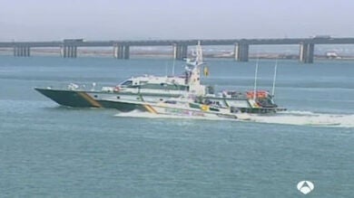 La Policía de Gibraltar intercepta en aguas españolas a la Guardia Civil