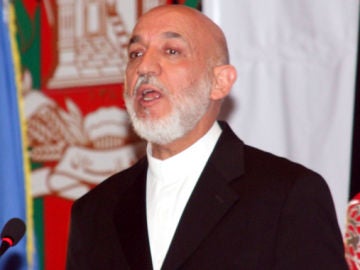 Hamid Karzai, emocionado en un discurso