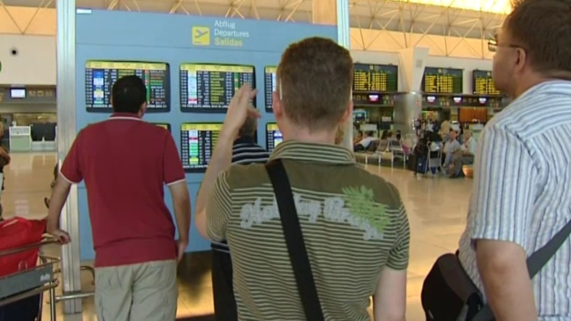Viajeros en un aeropuerto