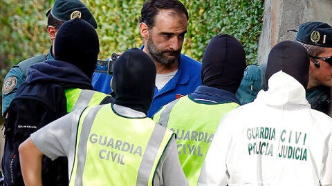 La Guardia Civil ha hallado explosivos y armas en una lonja de San Sebasti&aacute;n