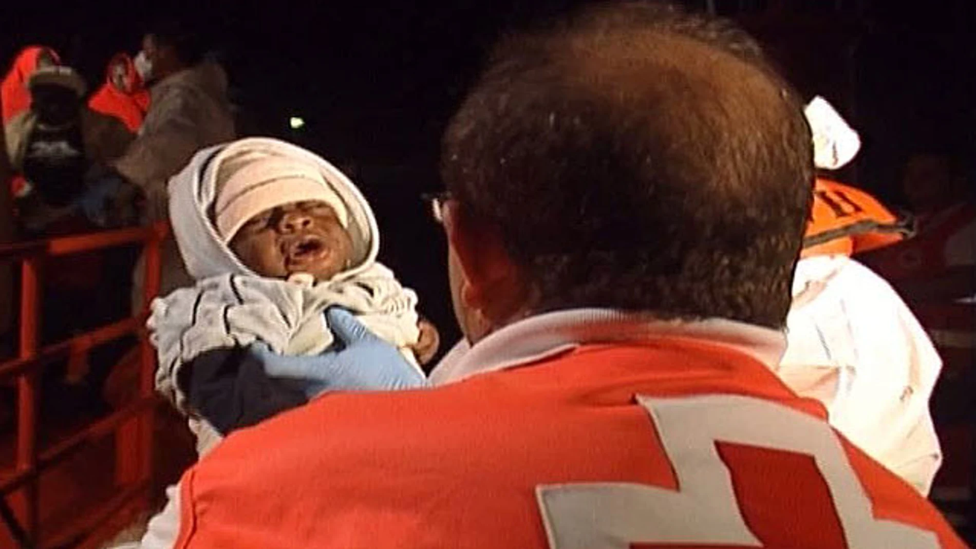 Uno de los bebés llegado en patera Uno de los bebés llegado en patera