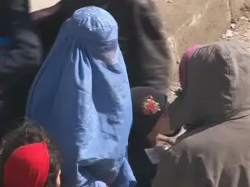 Mujer con burka en Afganistán Mujer con burka en Afganistán