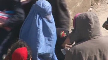 Mujer con burka en Afganistán