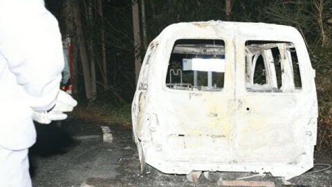 La furgoneta donde hallaron al beb&eacute; calcinados