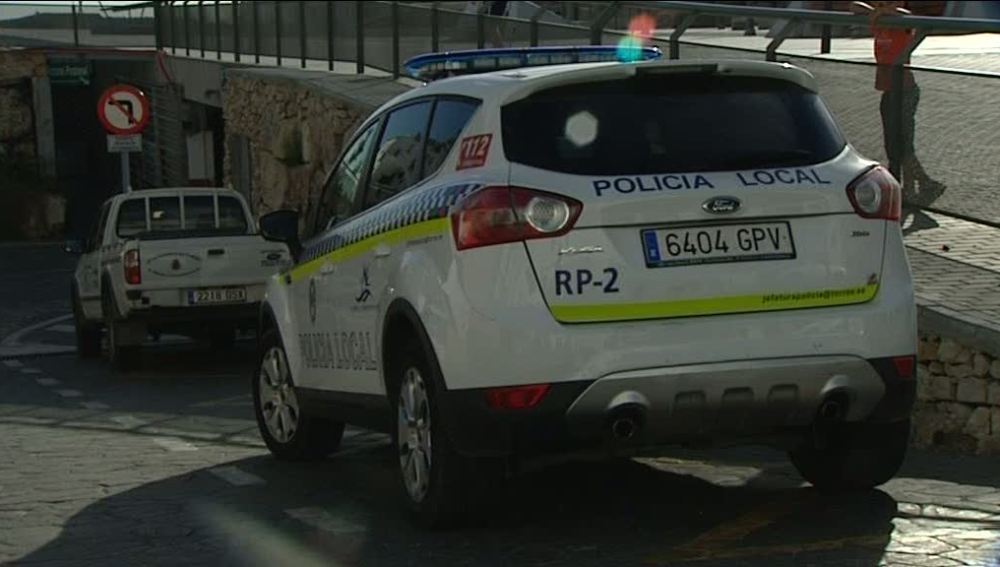 Coches de policía en Torrox