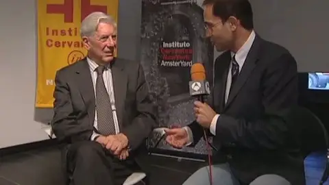 José Ángel Abad, con Vargas Llosa José Ángel Abad, con Vargas Llosa