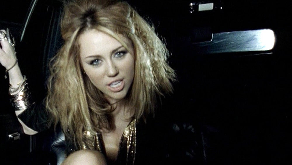 Miley Cyrus tiene fotos para olvidar