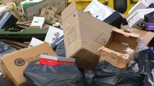Imagen de archivo de basura amontonada 