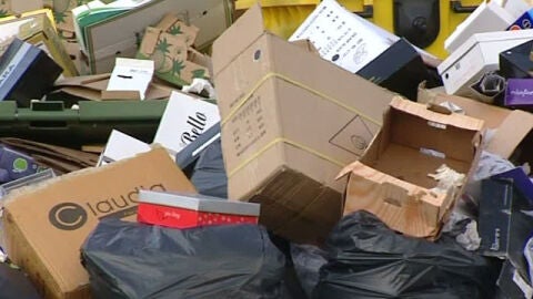 Imagen de archivo de basura amontonada 