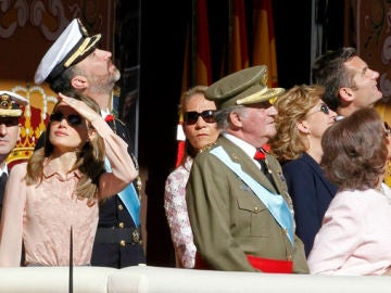 La familia real durante el desfile de la Fiesta Nacional La familia real durante el desfile de la Fiesta Nacional
