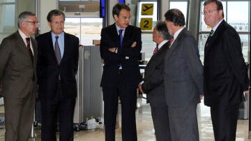 Zapatero, en el aeropuerto de León