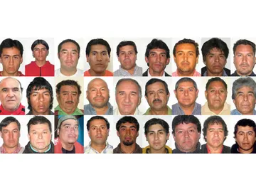 Los 33 mineros encerrados en la mina de San José Los 33 mineros encerrados en la mina de San José