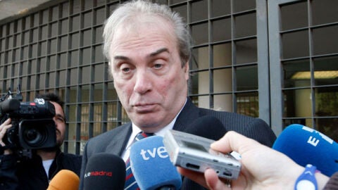Jes&uacute;s Neira a la salida de los juzgados