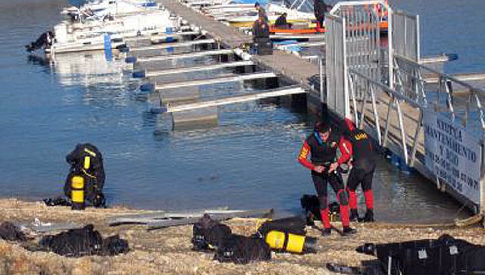 Submarinistas a su salida del agua