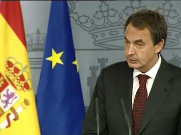 Zapatero explica los cambios de Gobierno Zapatero explica los cambios de Gobierno